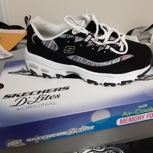 Skechers size 8.5 women shoes.